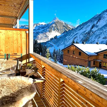 Sonniges Bergblick-appartement 아파트